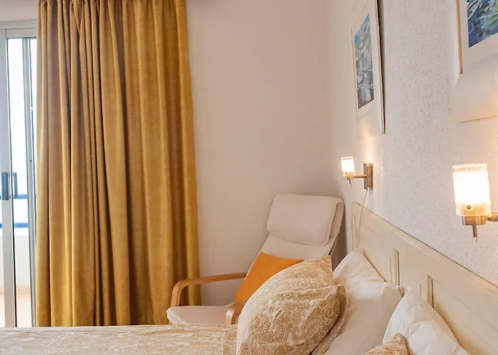 Апартаменти Brisas De Tenerife Адехе